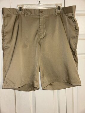 NIKE GOLF Men's Size 40 Standard Fit Khaki Flat Front Shorts Dri-Fit Athleisure